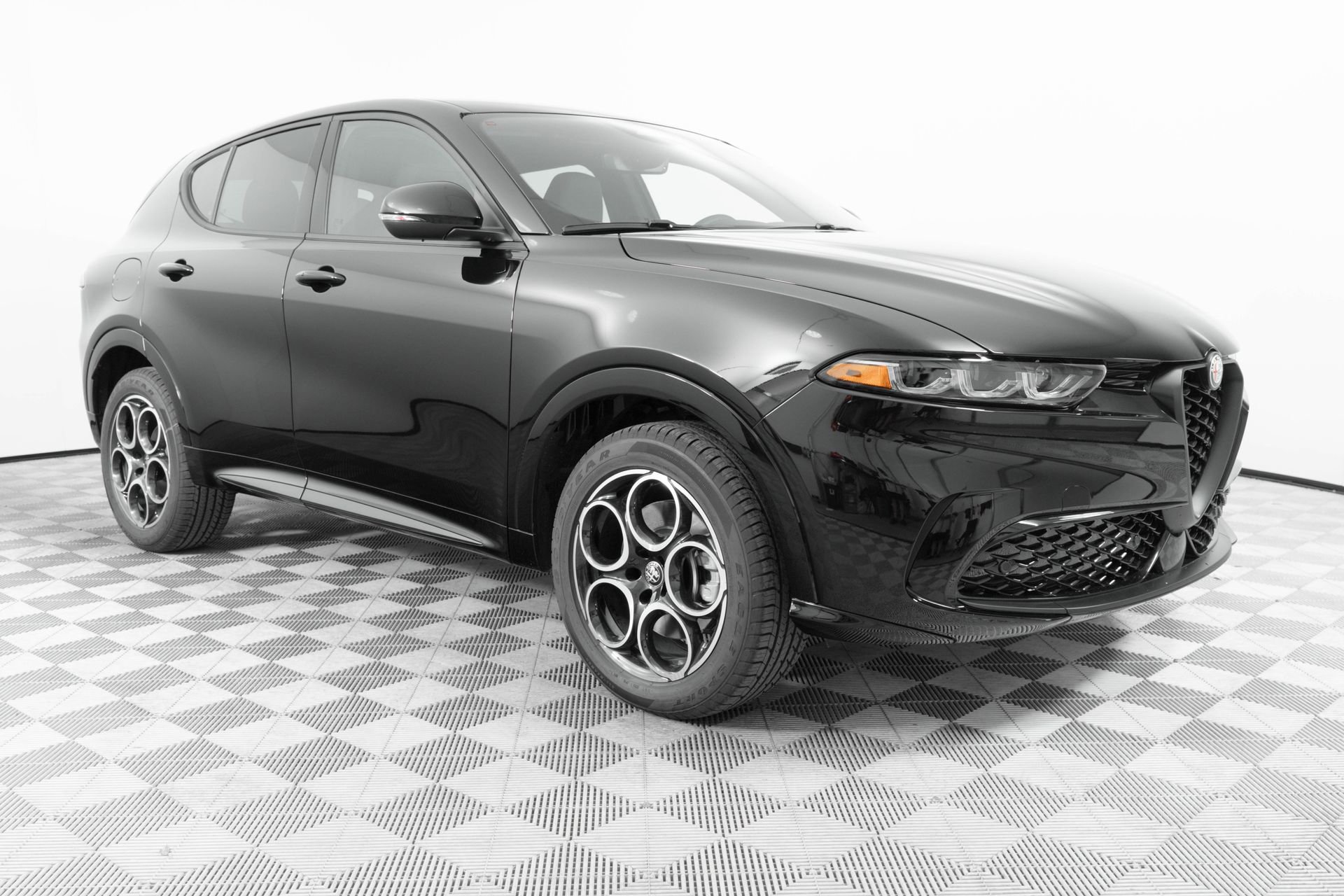 New 2025 Alfa Romeo Tonale image 1