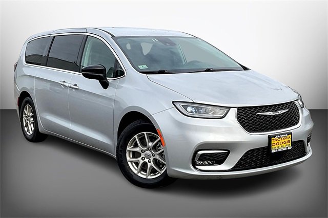 Used 2024 Chrysler Pacifica Touring-L