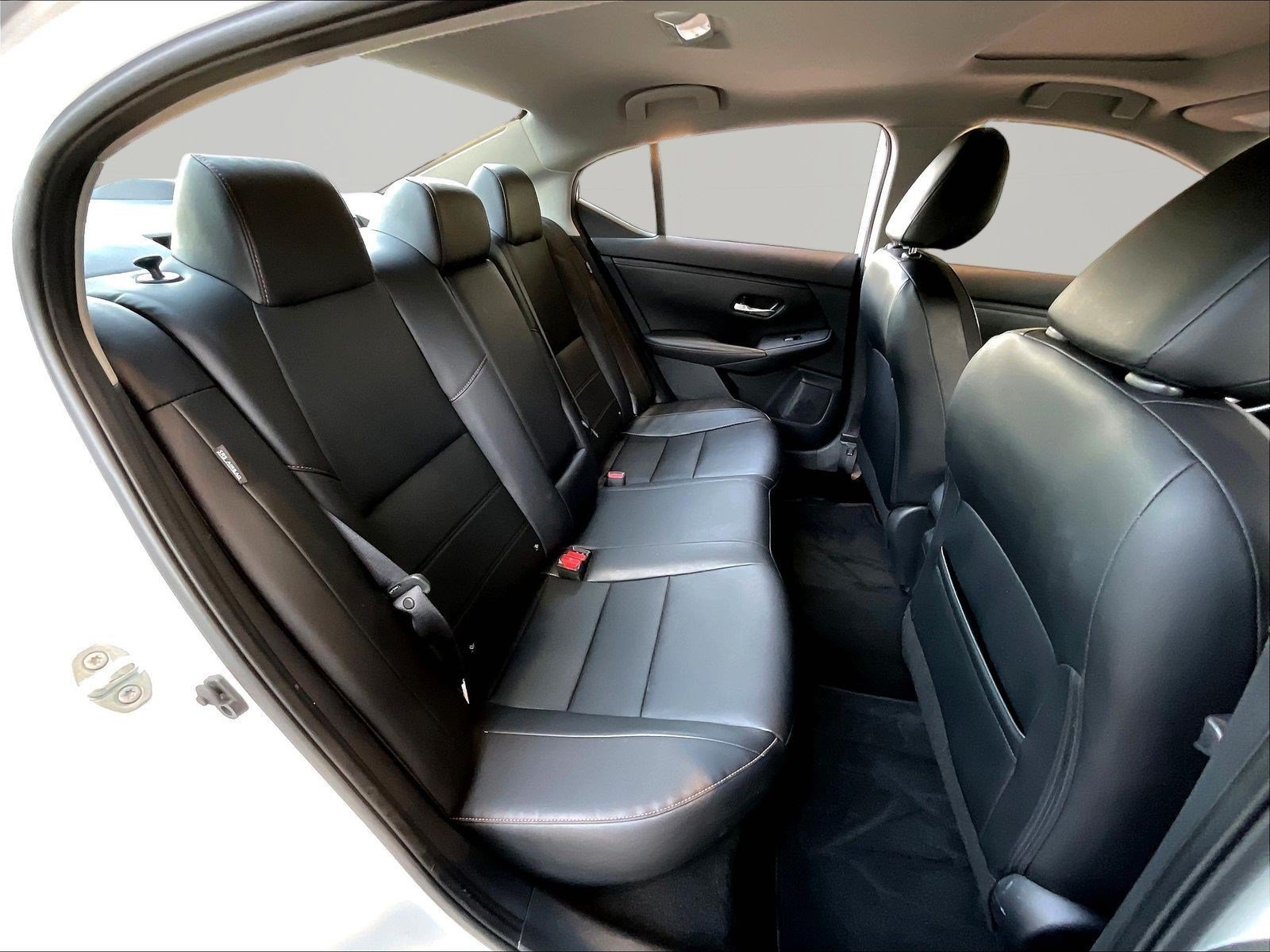 Used 2022 Nissan Sentra SR w/ SR Premium Package FWD image 24