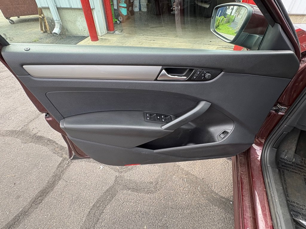 Used 2013 Volkswagen Passat 2.5 S FWD image 7
