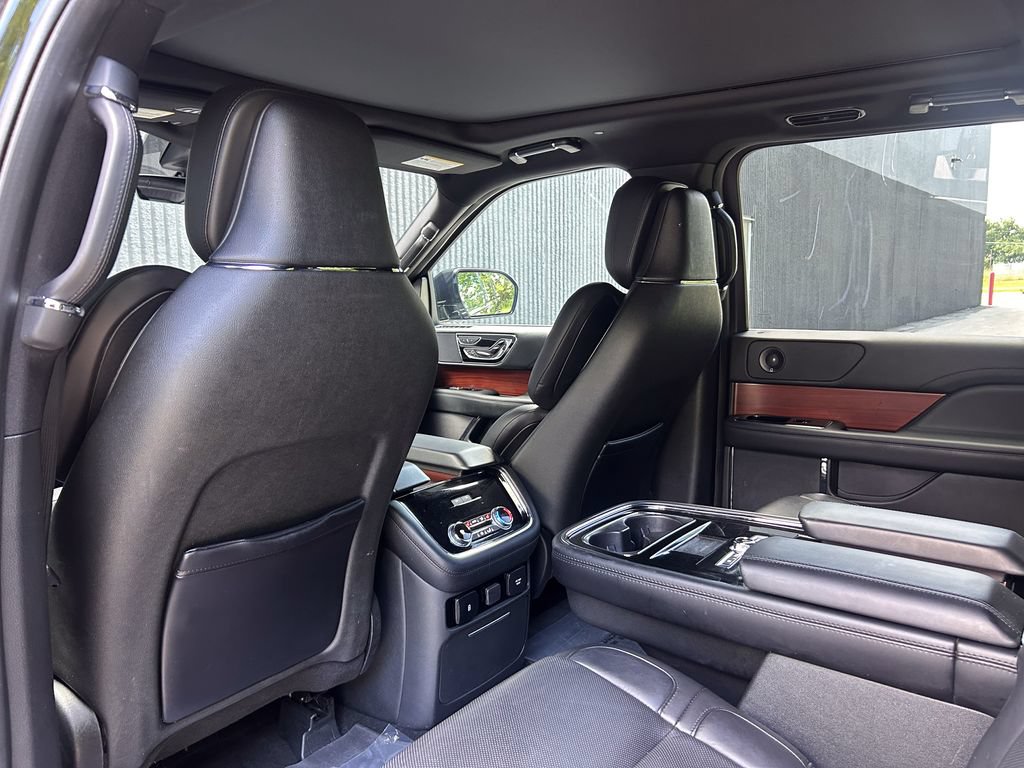 Used 2021 Lincoln Navigator L Reserve AWD/4WD image 15