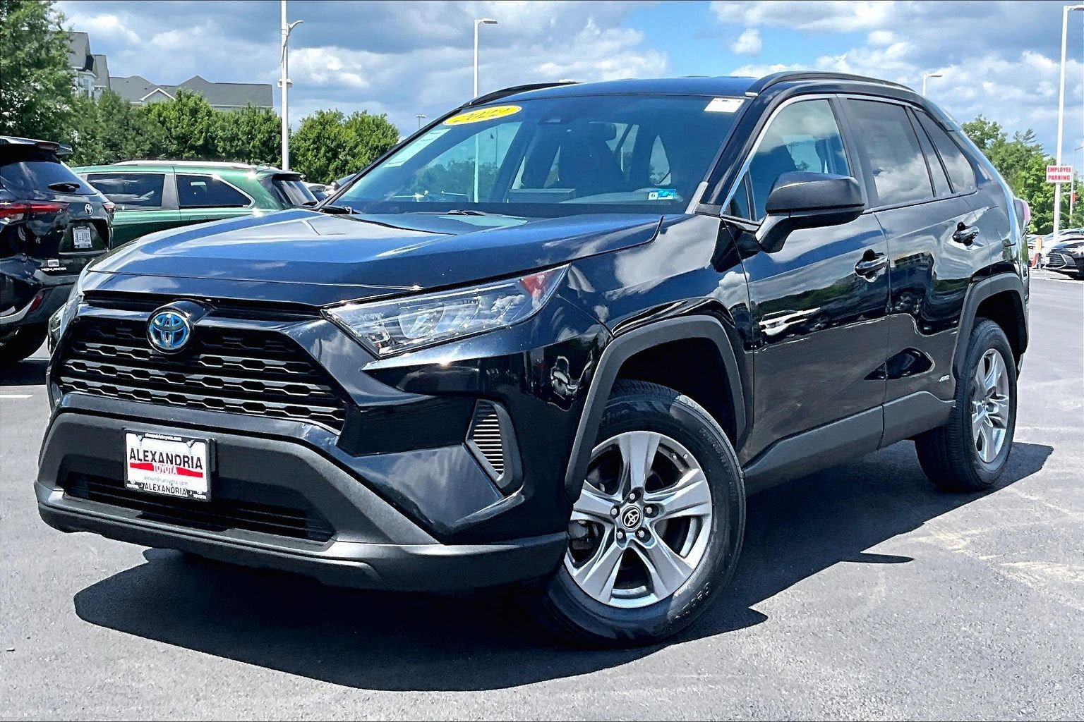 Used 2022 Toyota RAV4 LE AWD/4WD video 1