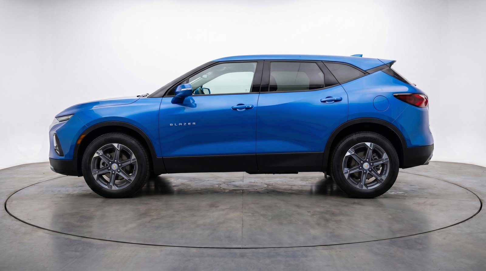 Used 2025 Chevrolet Blazer LT FWD image 5