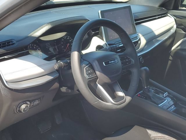 Used 2024 Jeep Compass Limited AWD/4WD image 8