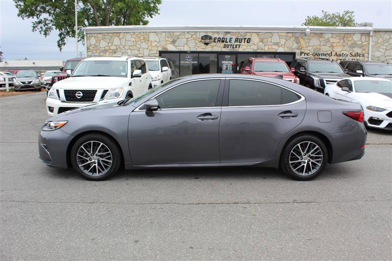 Used 2017 Lexus ES 350 w/ Luxury Package FWD image 4