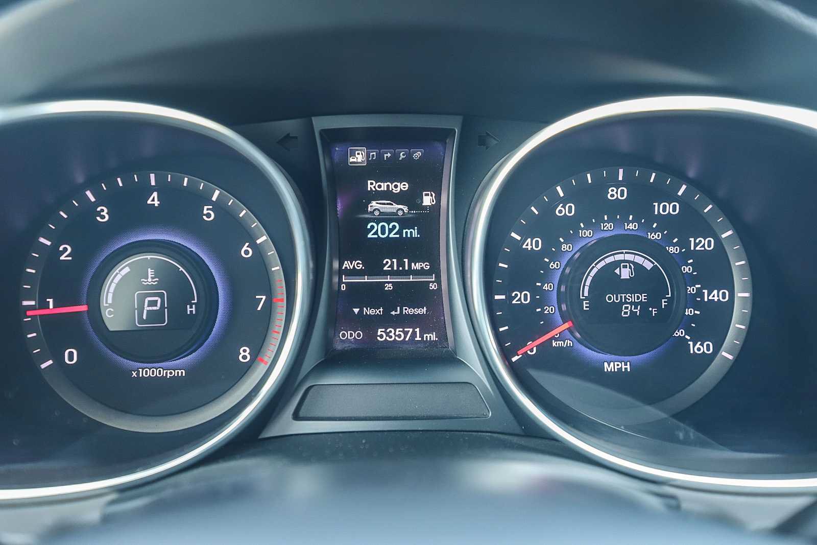 Used 2014 Hyundai Santa Fe Sport w/ Technology Package 04 FWD image 25