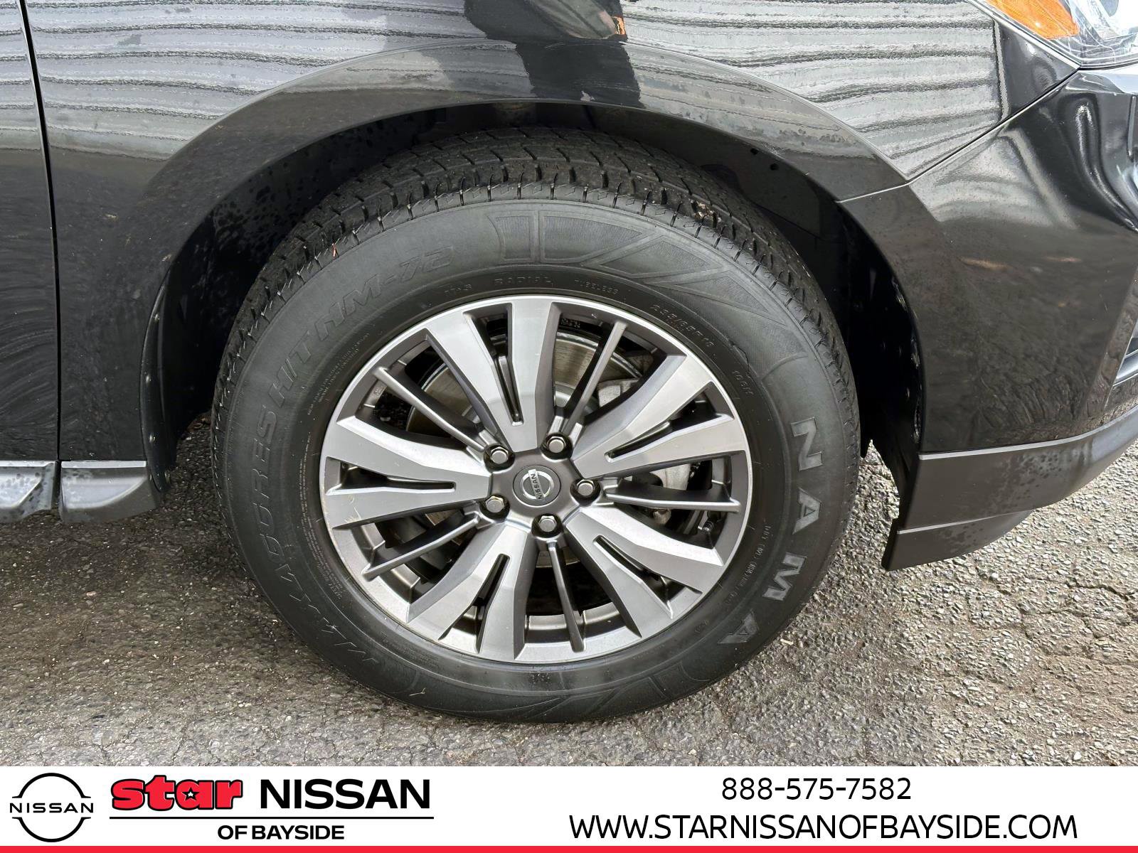 Used 2019 Nissan Pathfinder SV image 10