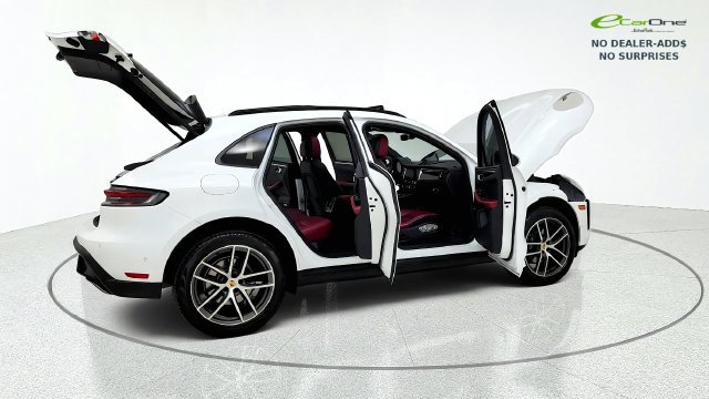 Used 2024 Porsche Macan w/ Premium Plus Package AWD/4WD image 20