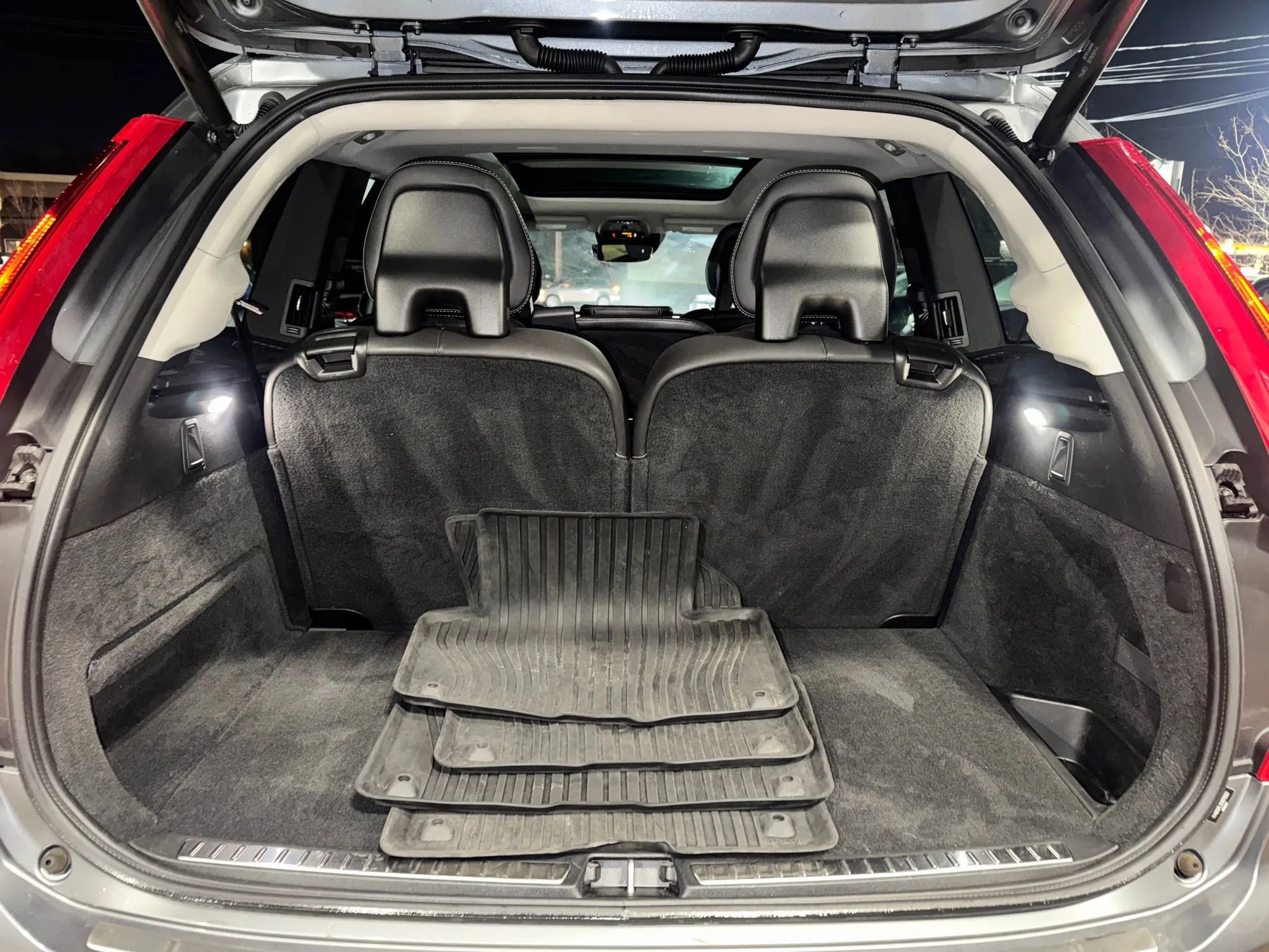 Used 2016 Volvo XC90 T8 Inscription w/ Protection Package Plus image 15