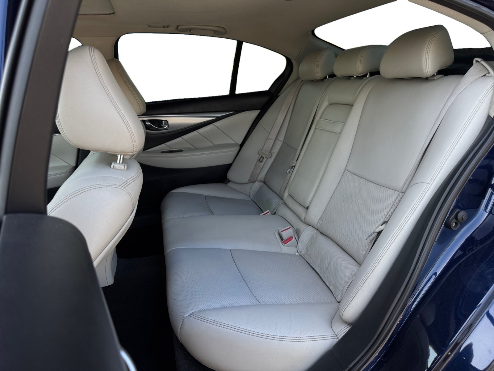 Used 2021 INFINITI Q50 Luxe w/ Seat & Sound Package RWD image 13