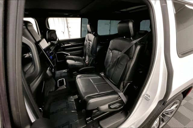 Used 2023 Jeep Wagoneer Series III w/ Premium Group I AWD/4WD image 25