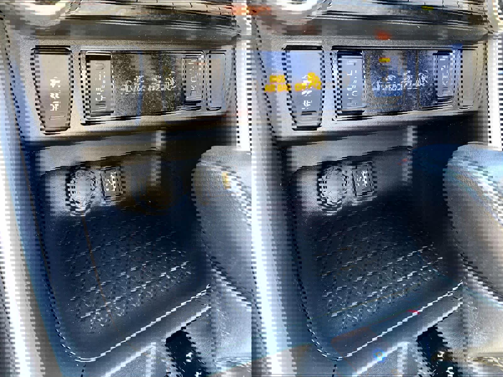 Used 2023 Toyota RAV4 SE w/ Weather & Moonroof Package image 27