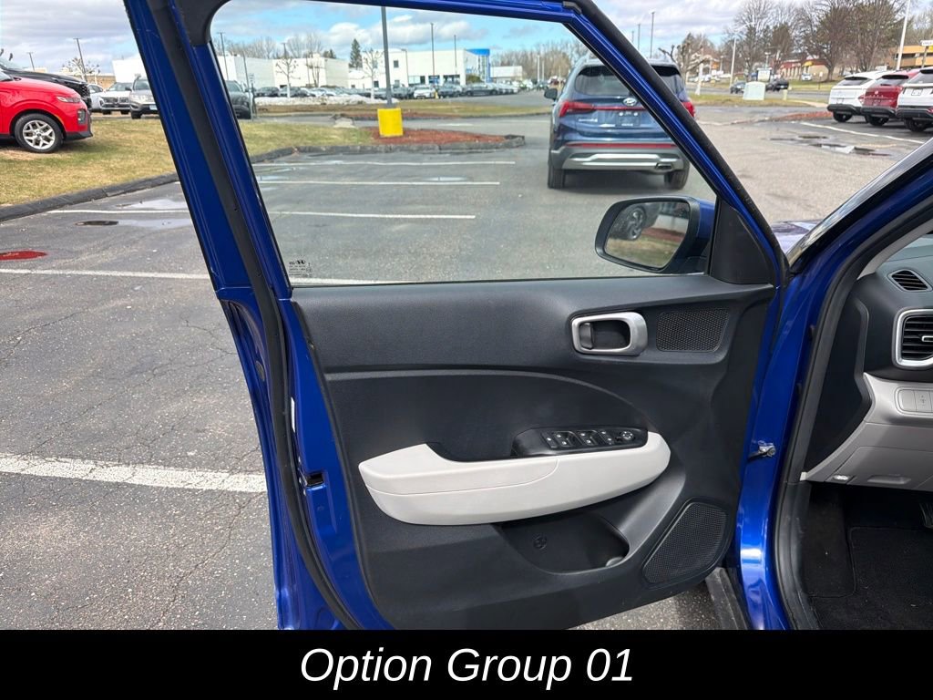 Certified 2023 Hyundai Venue SEL image 11