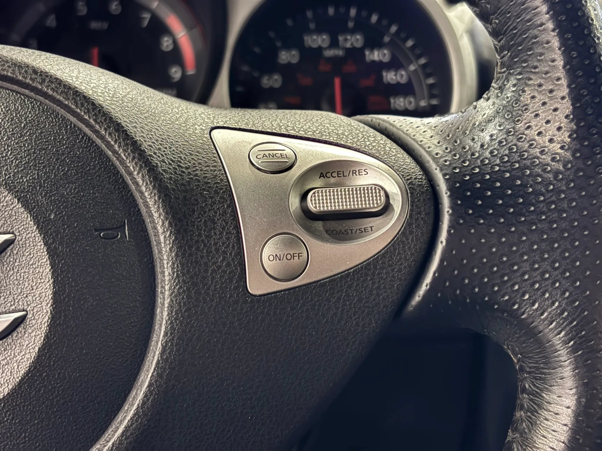 Used 2017 Nissan 370Z Coupe RWD image 21