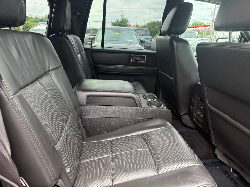 Used 2014 Lincoln Navigator 4WD image 26