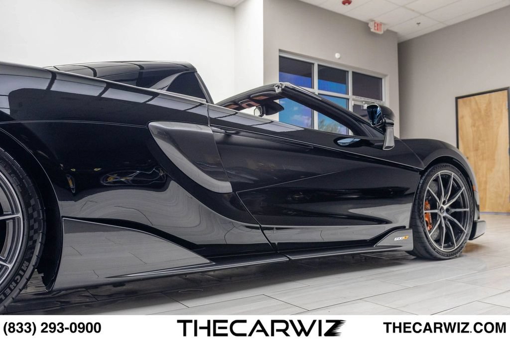 Used 2020 McLaren 600LT Spider RWD image 27