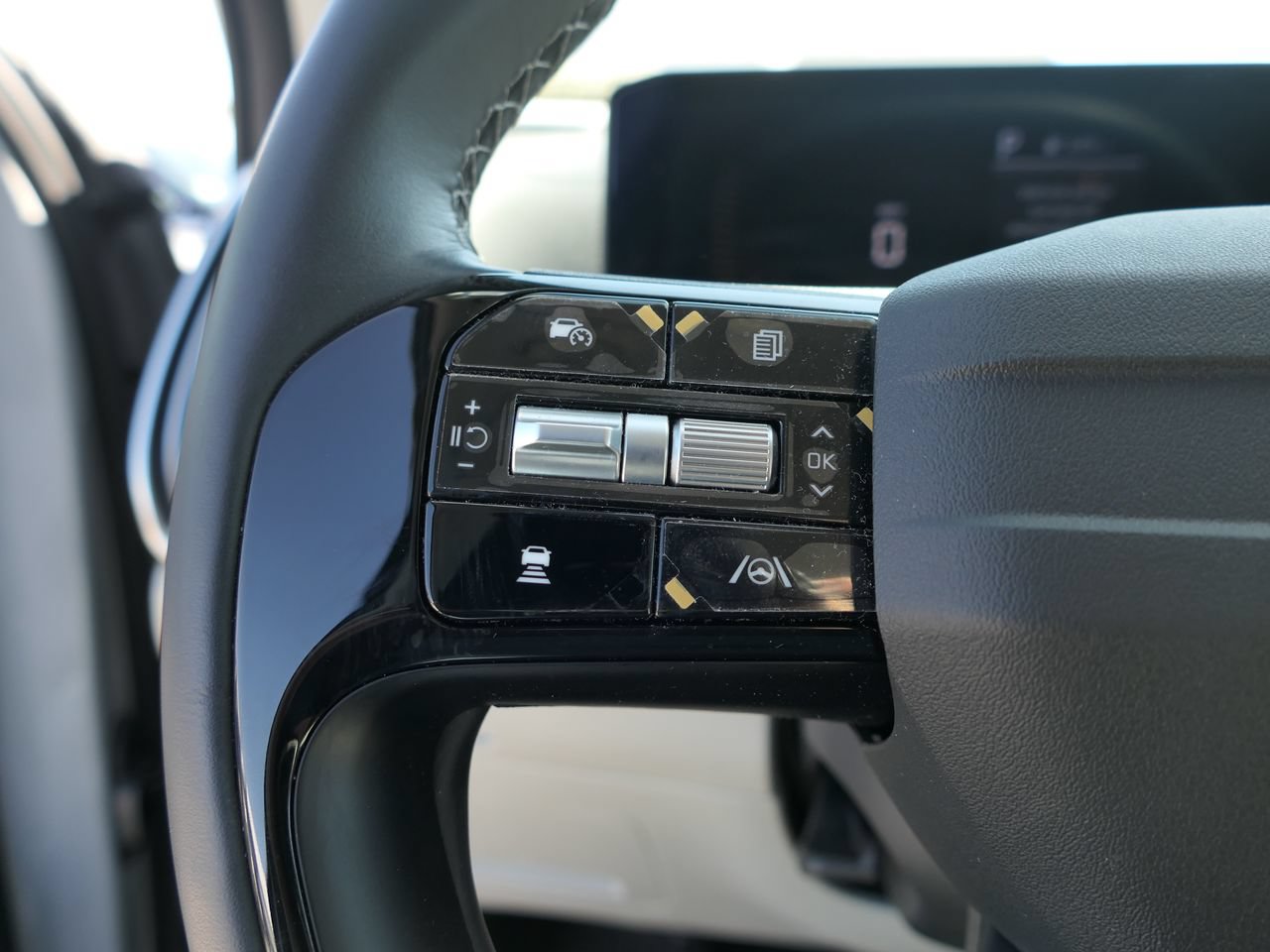 Certified 2026 Kia Sorento S FWD image 14