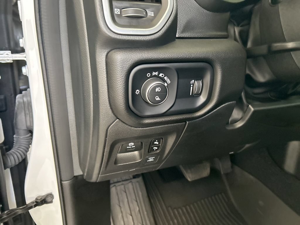 Used 2025 RAM 1500 Big Horn AWD/4WD image 46