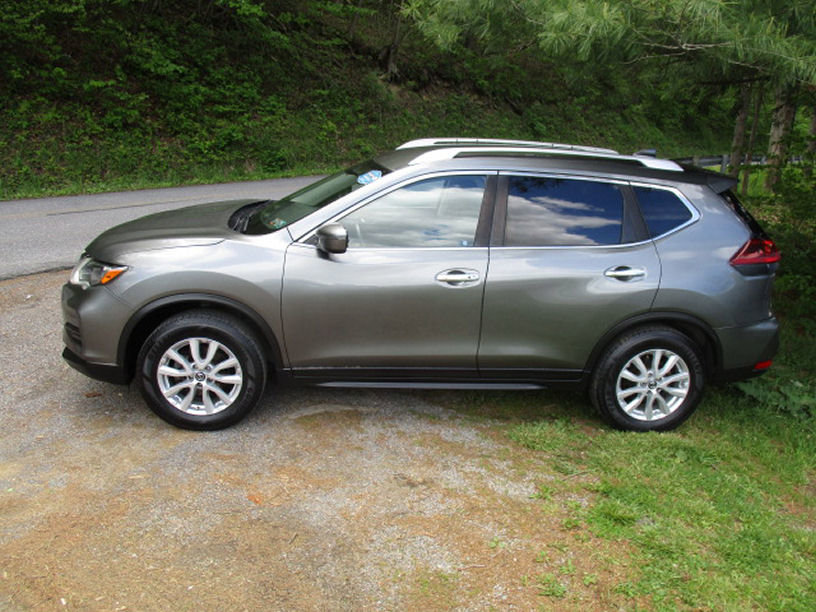 Used 2018 Nissan Rogue SV AWD/4WD image 3
