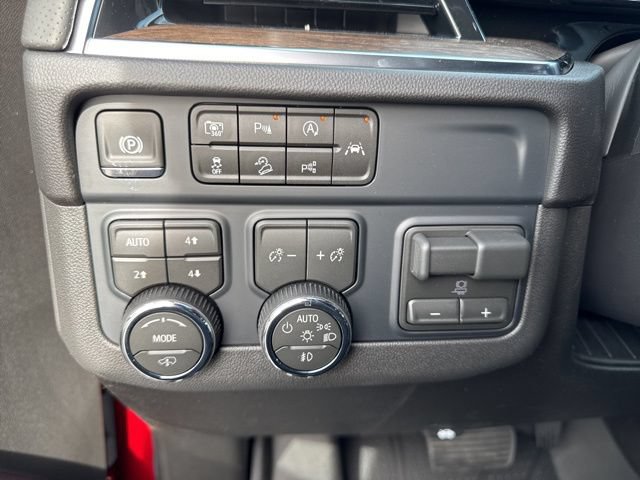 New 2026 Chevrolet Suburban High Country AWD/4WD image 27