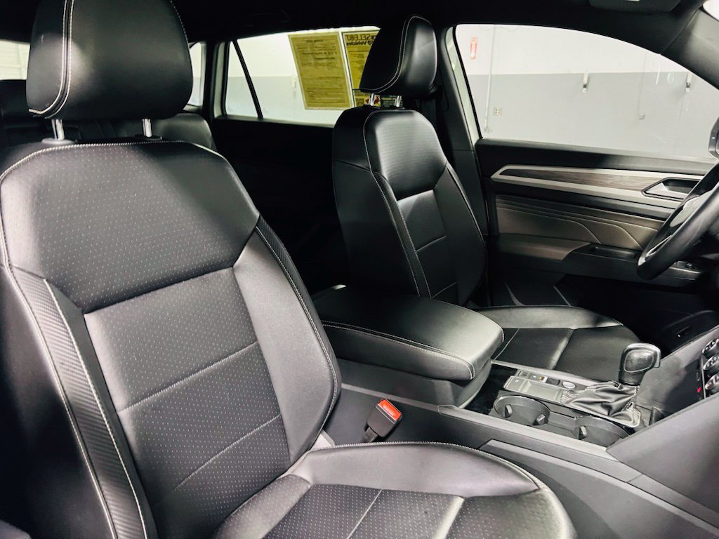 Used 2022 Volkswagen Atlas Cross Sport SE FWD image 31