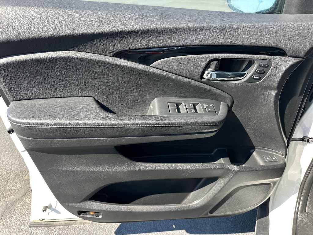 Used 2021 Honda Pilot Touring image 13