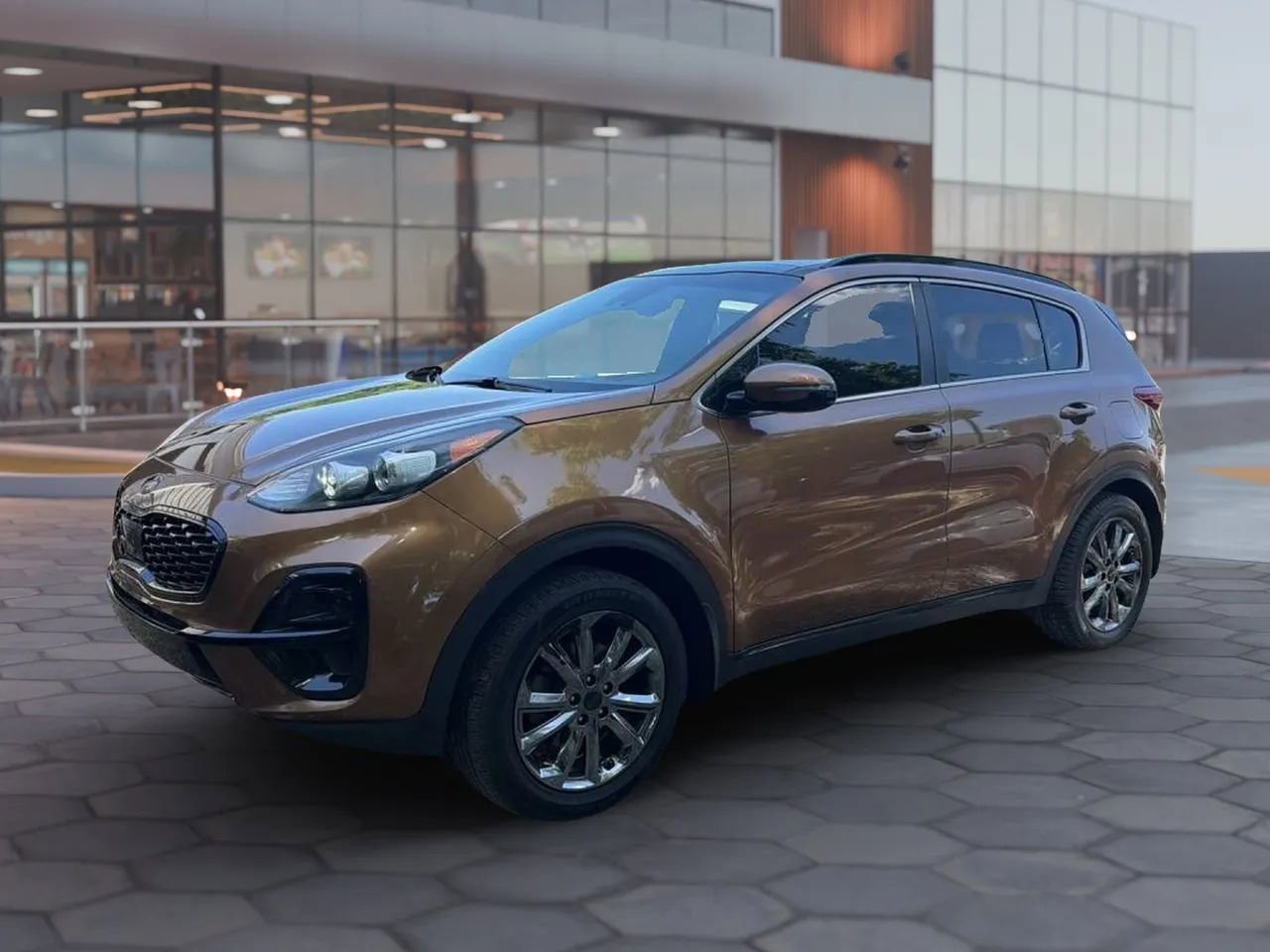 Used 2021 Kia Sportage S w/ S AWD Premium Package image 2