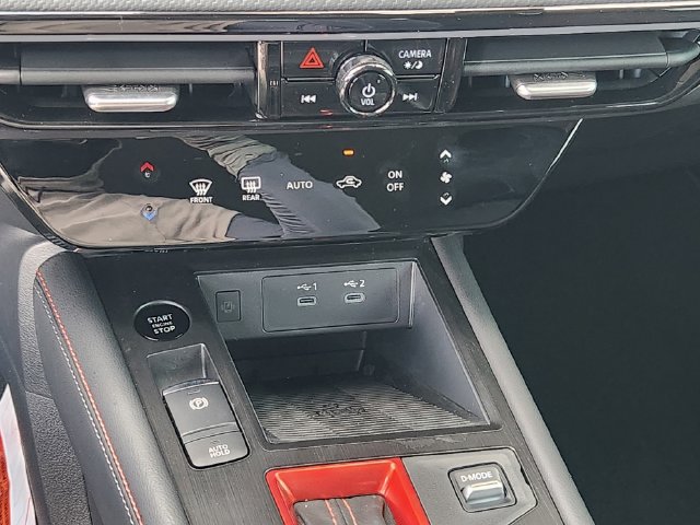 New 2025 Nissan Kicks SR w/ Illumination Package FWD image 17