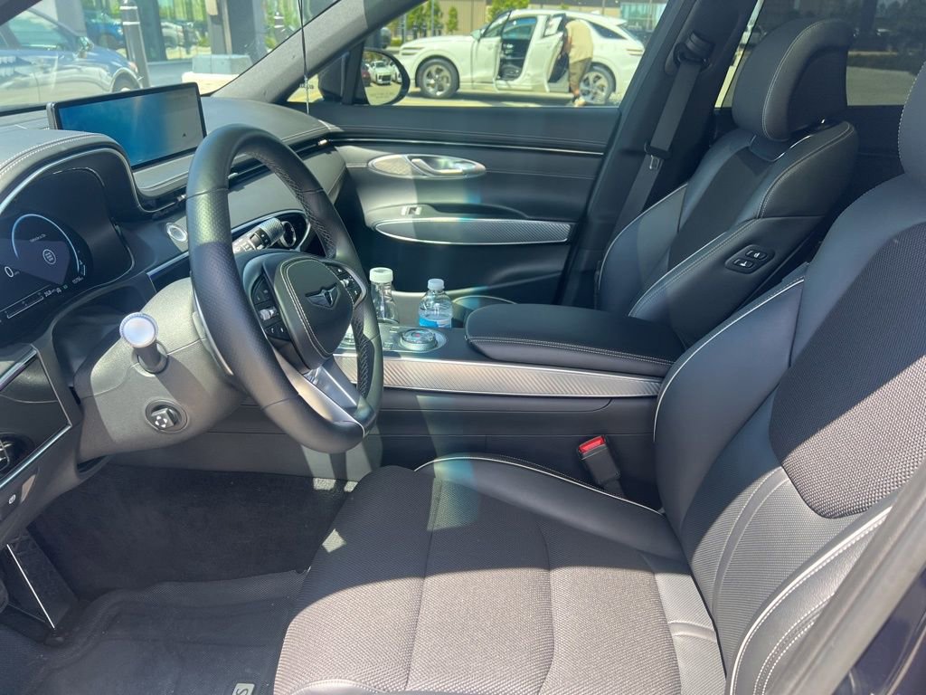 Used 2025 Genesis GV70 2.5T w/ Sport Prestige Package image 10