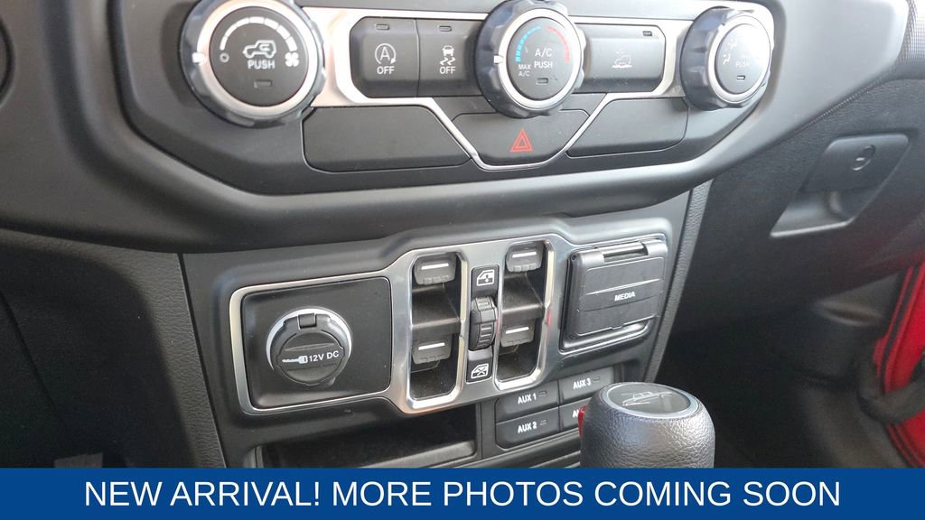 Used 2021 Jeep Gladiator Willys image 19