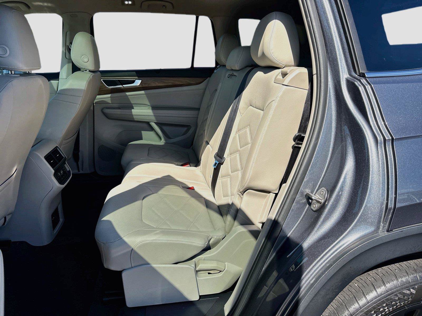 Used 2024 Volkswagen Atlas SE FWD image 24