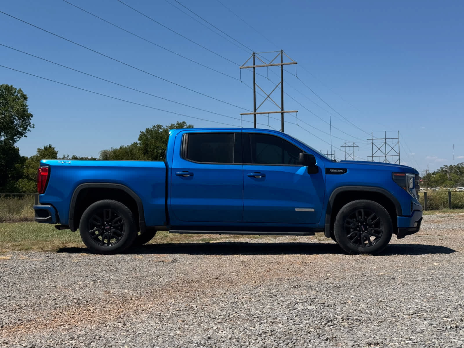 Used 2022 GMC Sierra 1500 Elevation AWD/4WD image 4