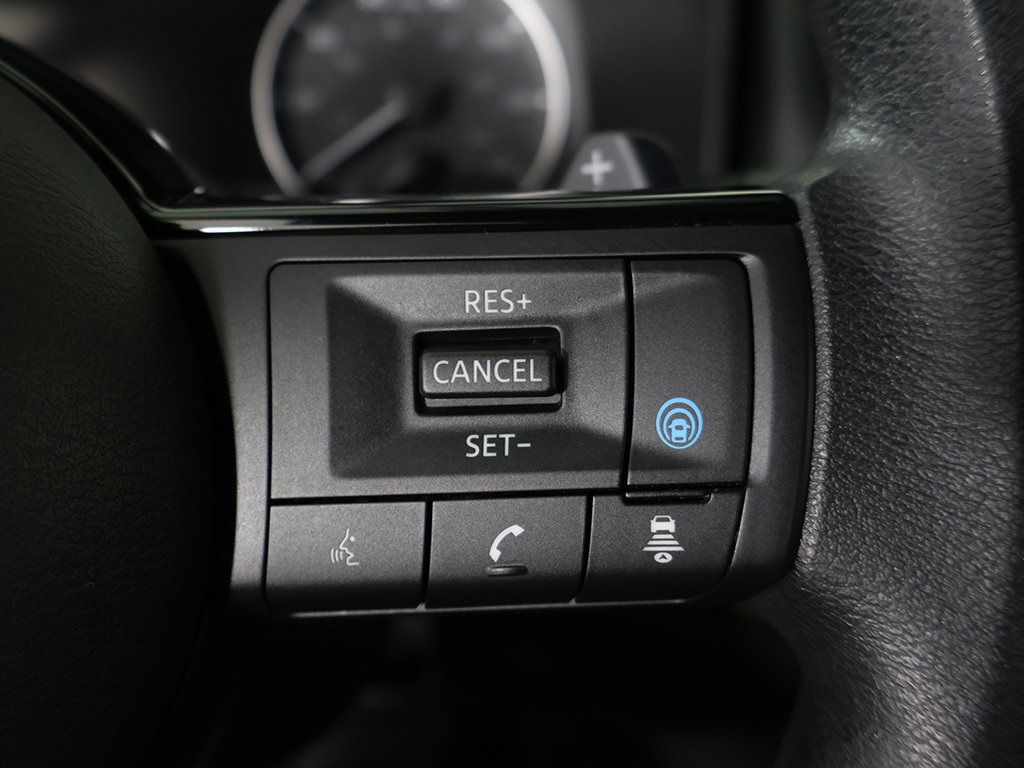 Used 2023 Nissan Rogue SV AWD/4WD image 40