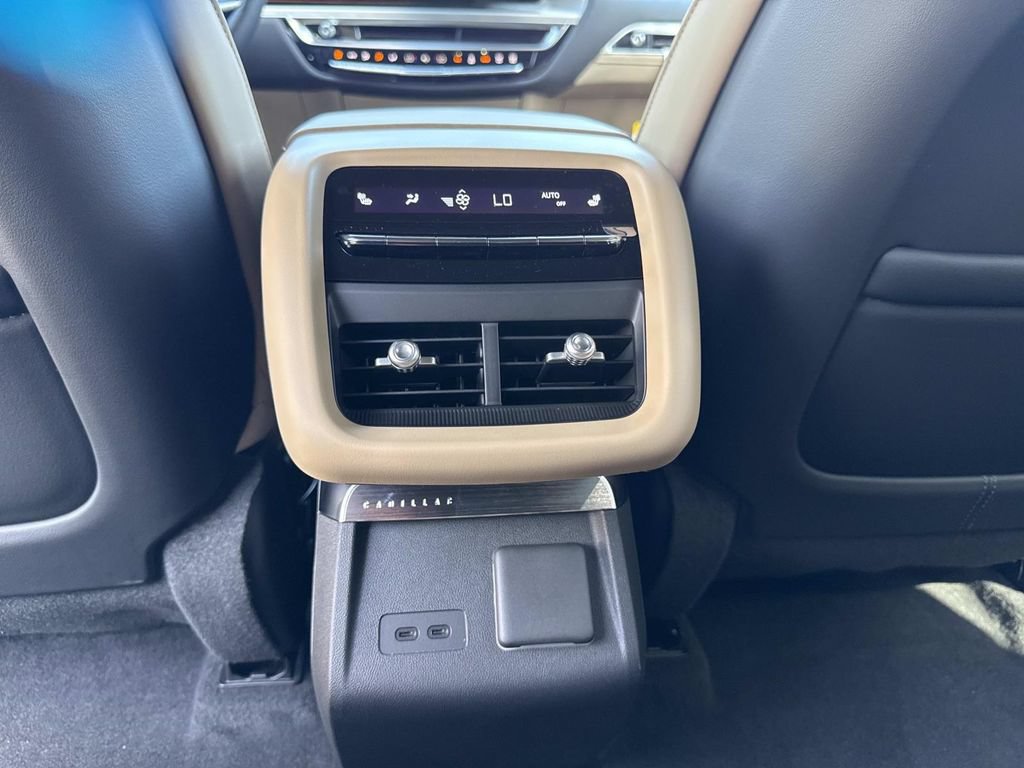 New 2026 Cadillac Lyriq Signature Luxury w/ Nappa Leather Package AWD/4WD image 16