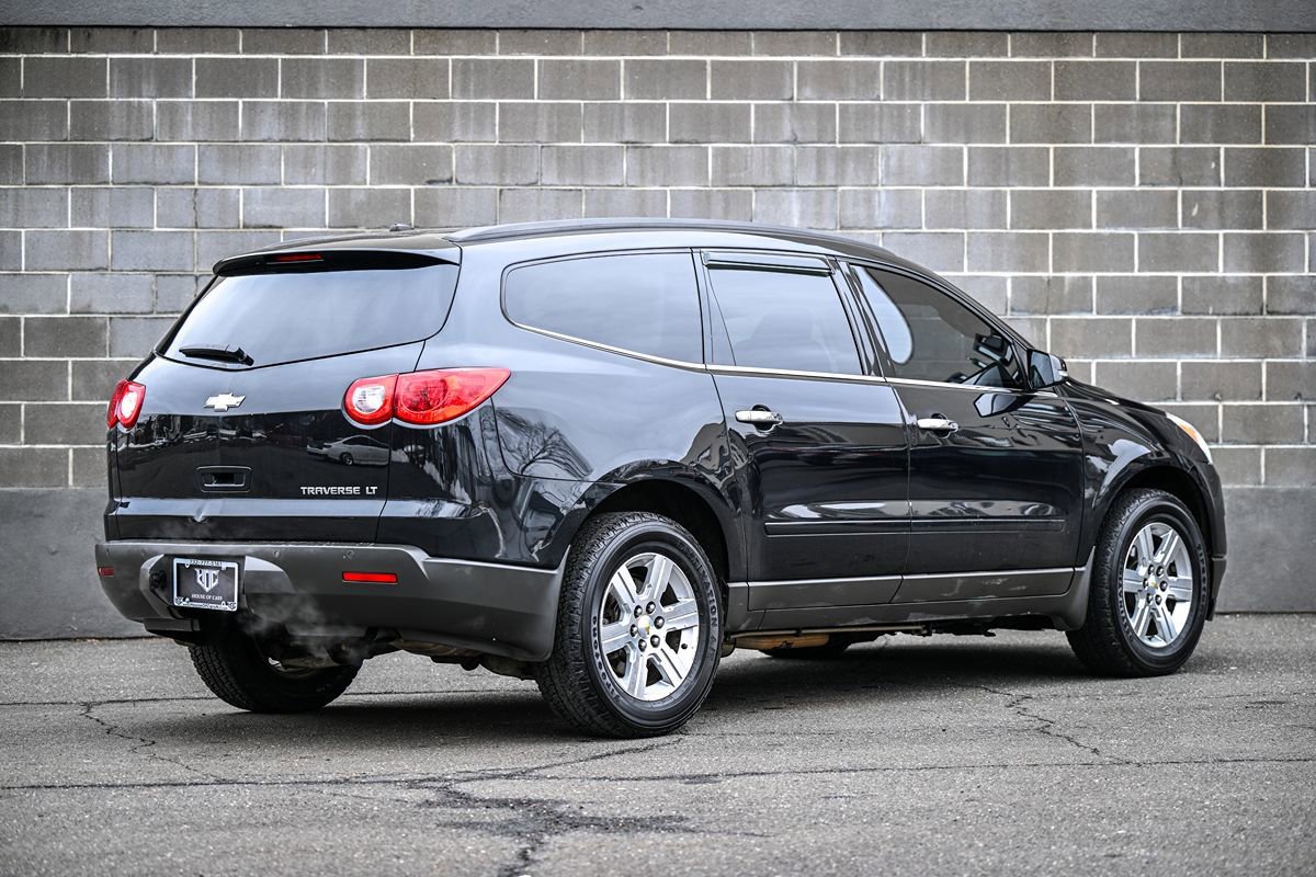 Used 2012 Chevrolet Traverse LT FWD image 3