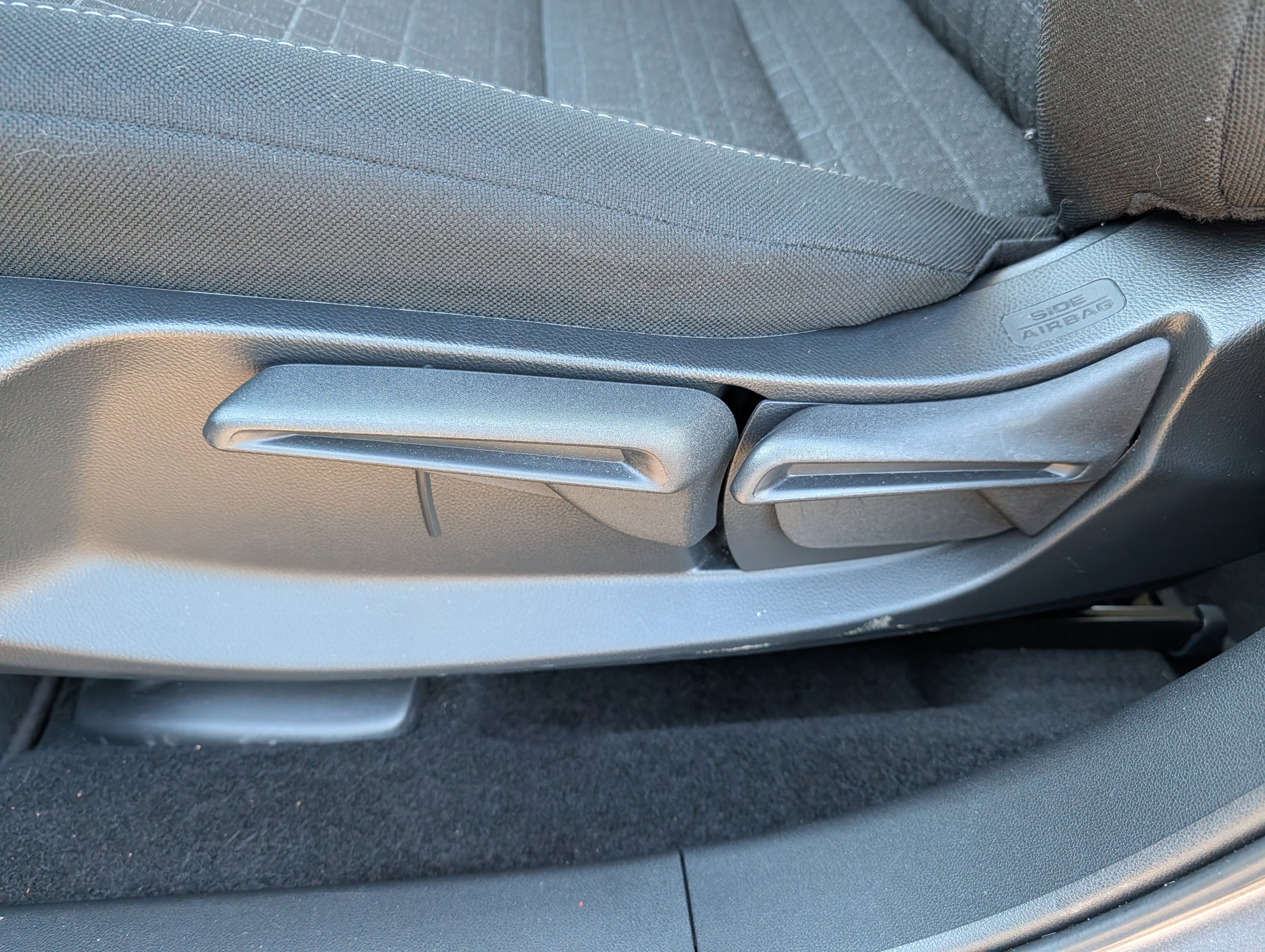 Used 2025 Honda HR-V LX image 21