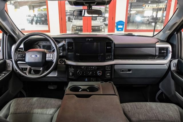 Used 2025 Ford F350 XLT AWD/4WD image 17