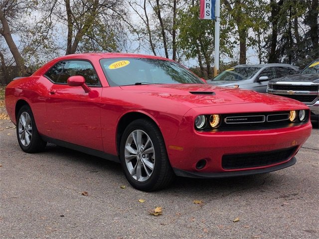 Used 2023 Dodge Challenger SXT image 7