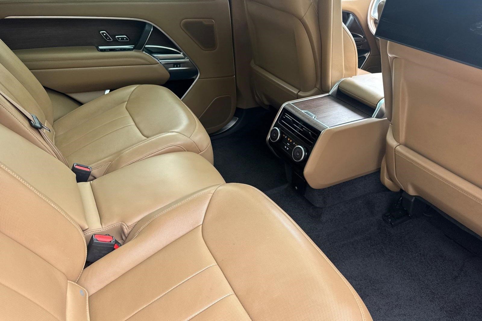 Used 2023 Land Rover Range Rover Long Wheelbase Autobiography image 30