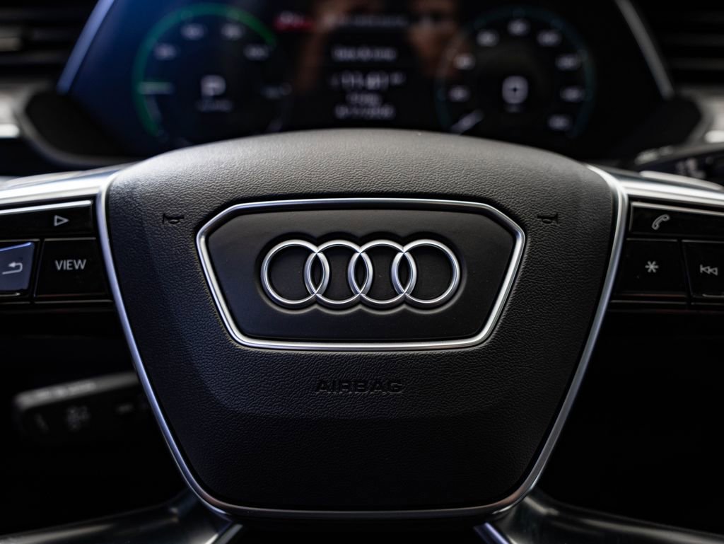 Used 2021 Audi e-tron Premium w/ Convenience Plus Package AWD/4WD image 30