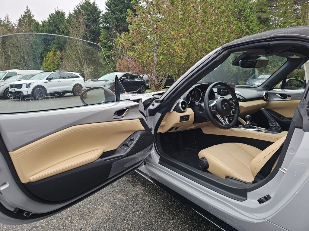 New 2025 MAZDA MX-5 Miata Grand Touring w/ Appearance Package image 10