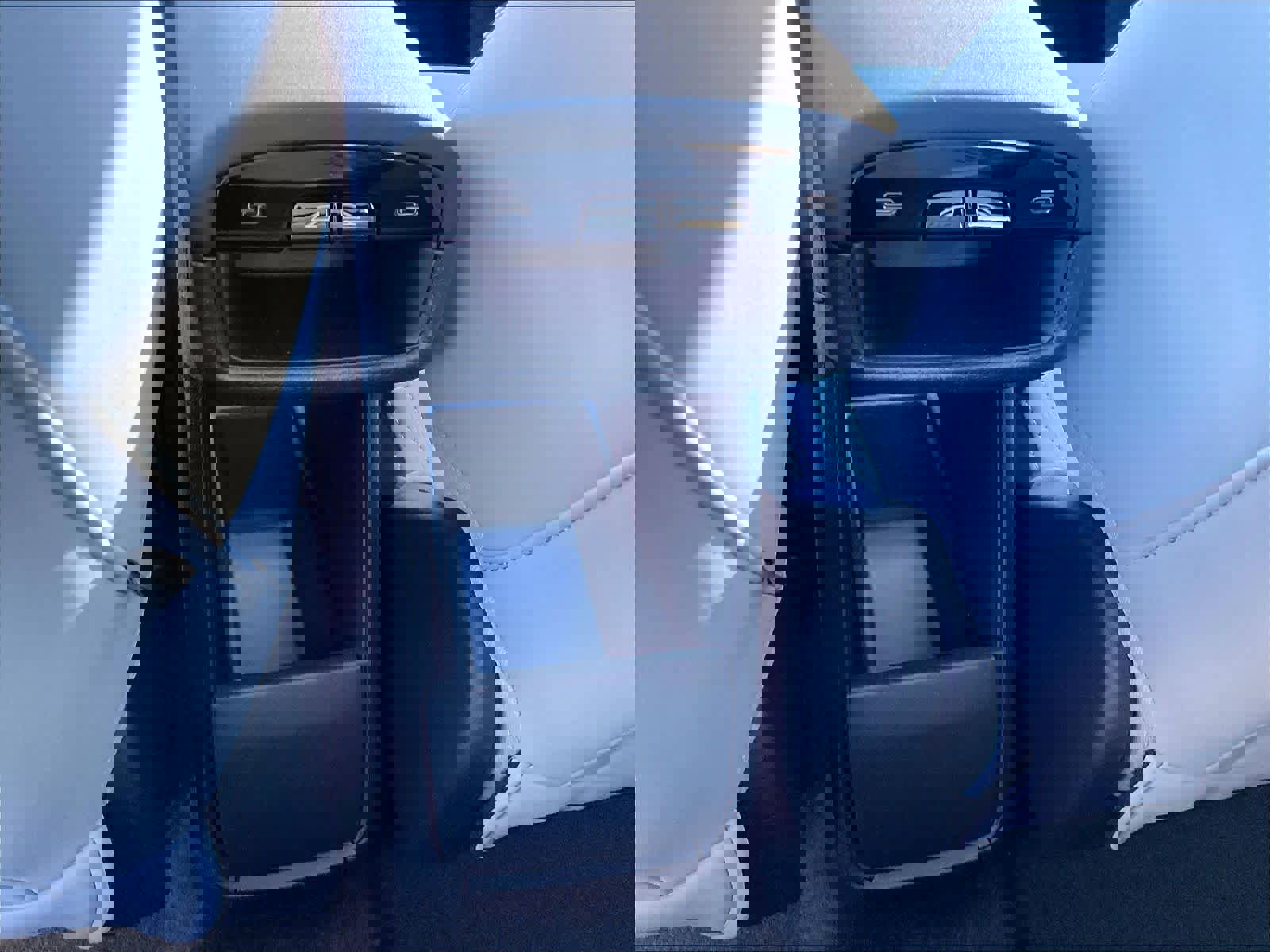 New 2025 Volvo EX30 Ultra w/ Protection Package Premier image 16