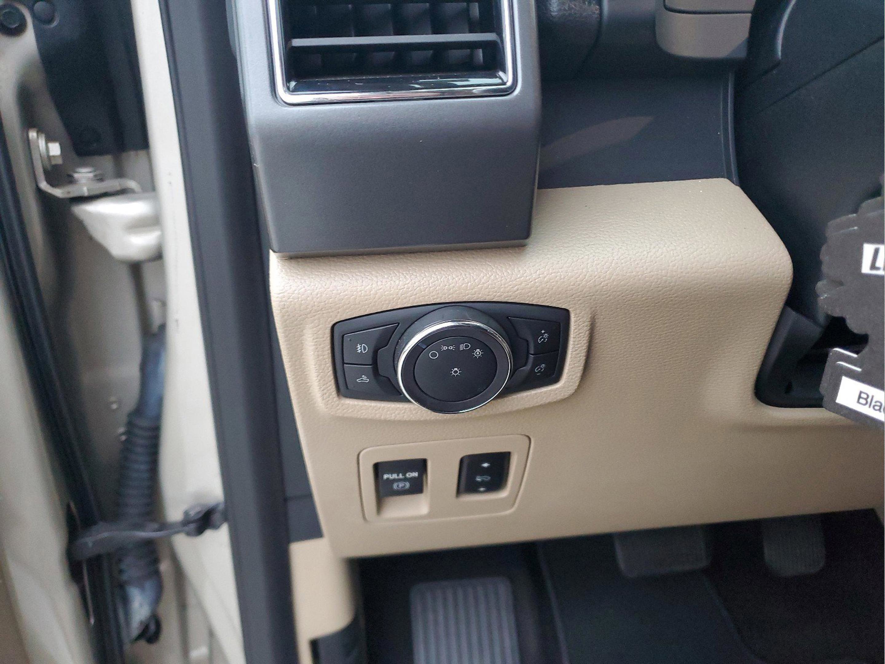 Used 2018 Ford F150 XLT w/ Equipment Group 302A Luxury image 29