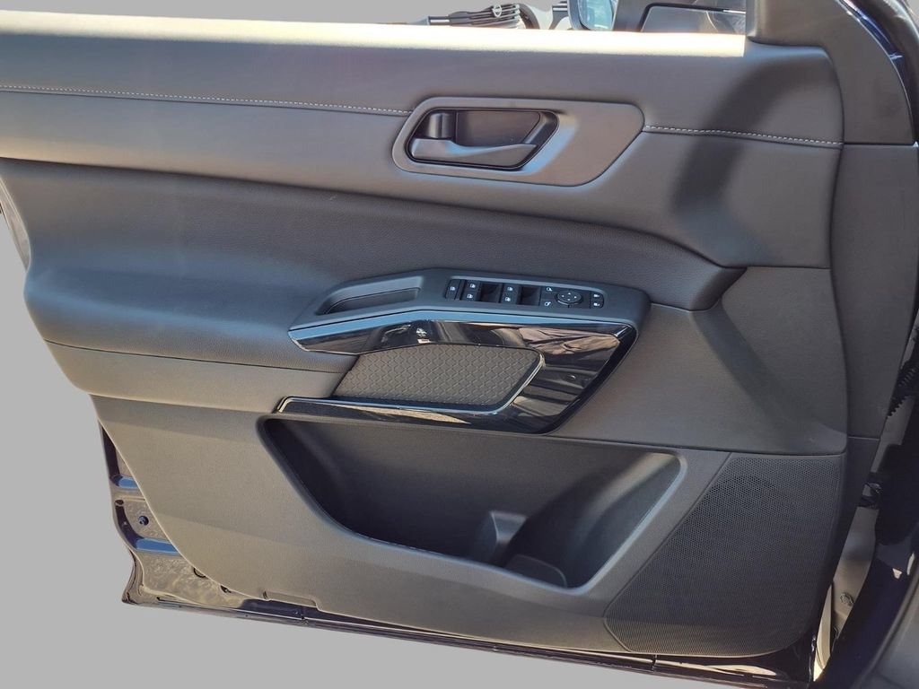New 2026 Nissan Pathfinder SV AWD/4WD image 19