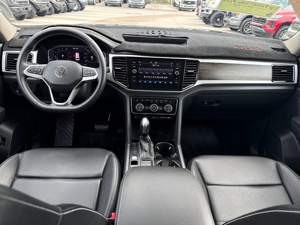 Used 2023 Volkswagen Atlas SE w/ Panoramic Sunroof Package image 5