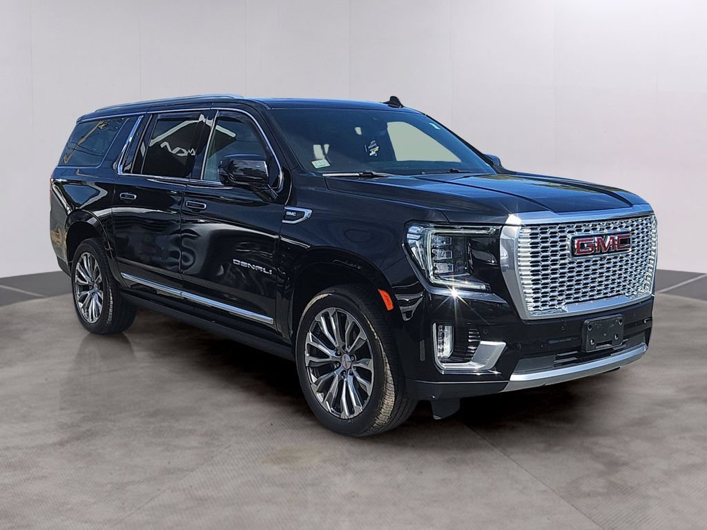 Used 2021 GMC Yukon XL Denali w/ Denali Premium Package AWD/4WD image 3