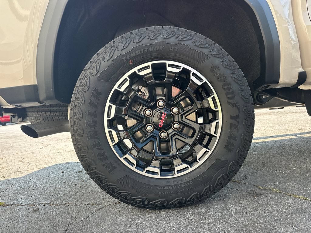 Used 2026 GMC Canyon AT4 w/ AT4 Premium Package AWD/4WD image 18