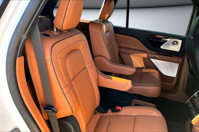 Used 2025 Lincoln Aviator Black Label w/ Black Label Special Edition image 24