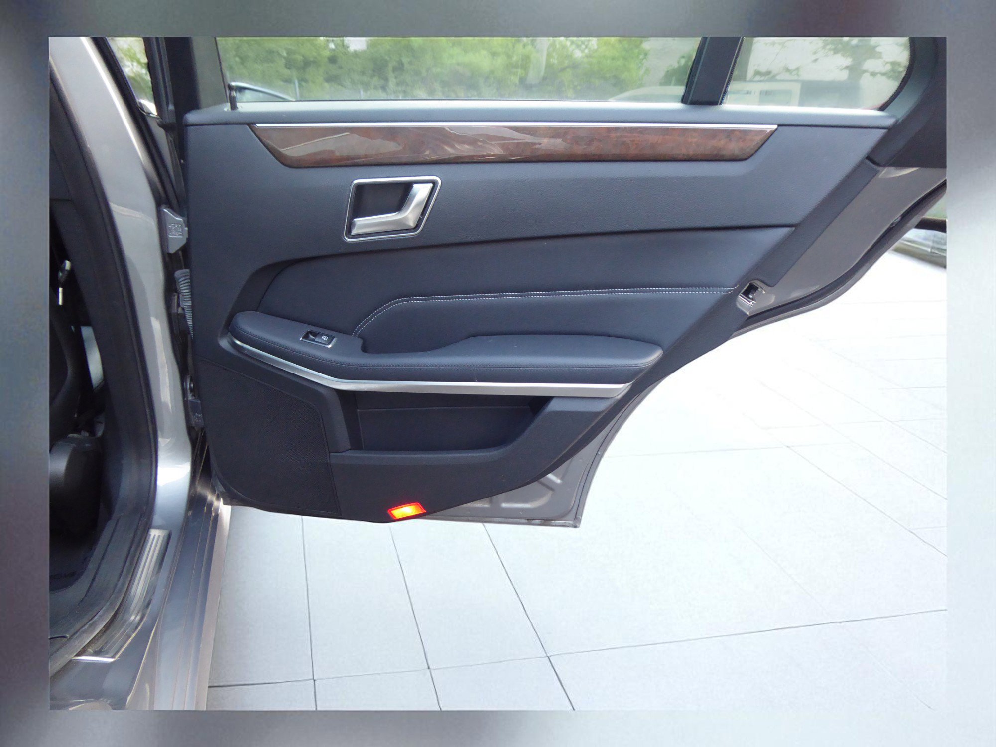 Used 2015 Mercedes-Benz E 350 4MATIC Sedan image 22