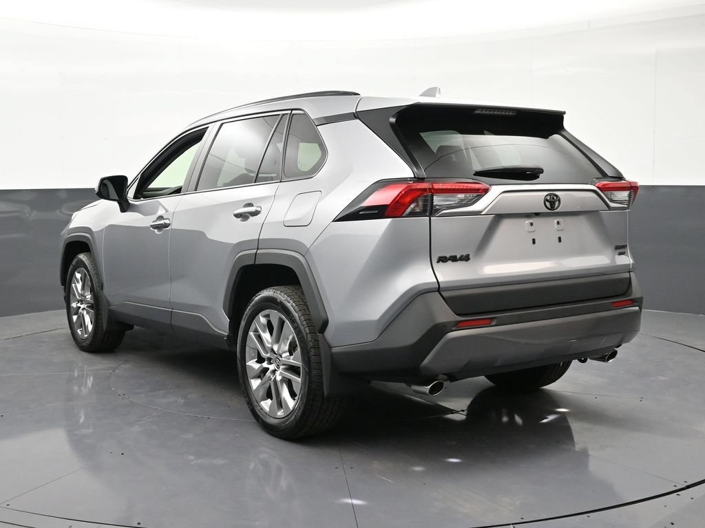 Used 2019 Toyota RAV4 Limited AWD/4WD image 3